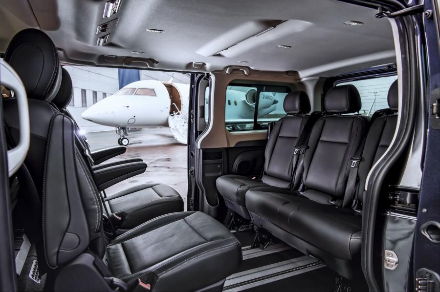 Интерьер Renault Trafic SpaceClass 2017 года  (UK) (фото 5 из 11)
